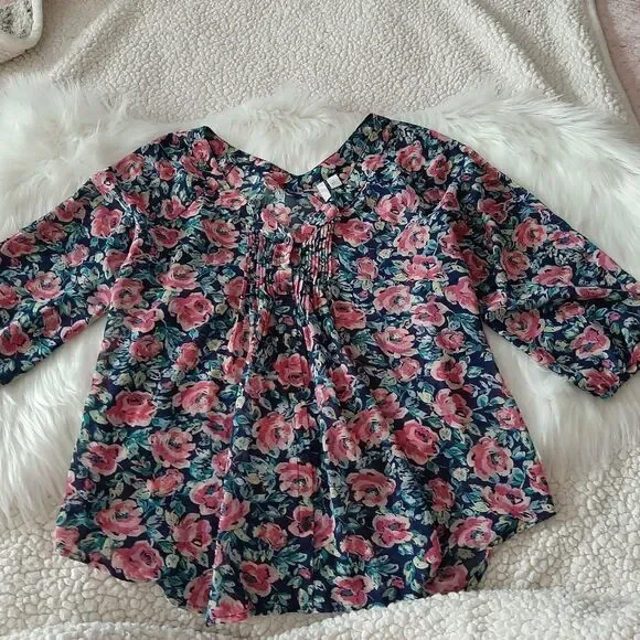 Lauren Conrad Pink floral size small Semi sheer blouse - Picture 1 of 3